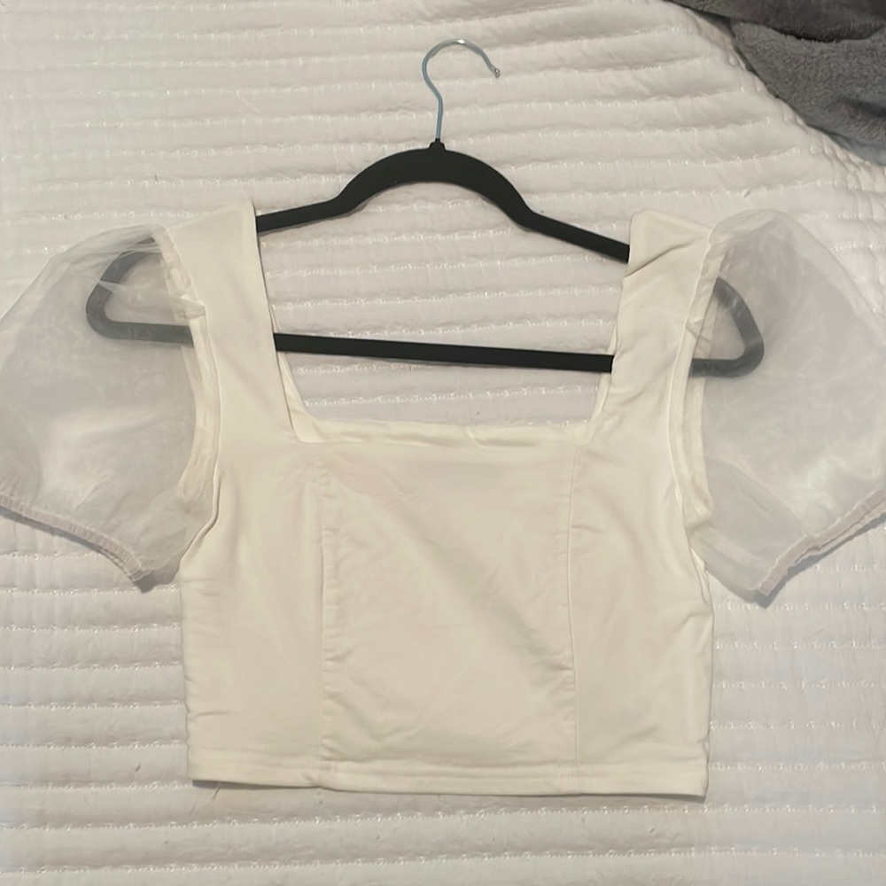 Puff sleeve crop top